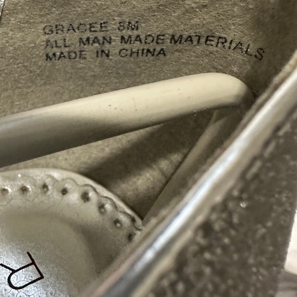 Women’s Rampage Gracee size 8m silver glitter heels! So pretty and shiny. - Picture 7 of 10